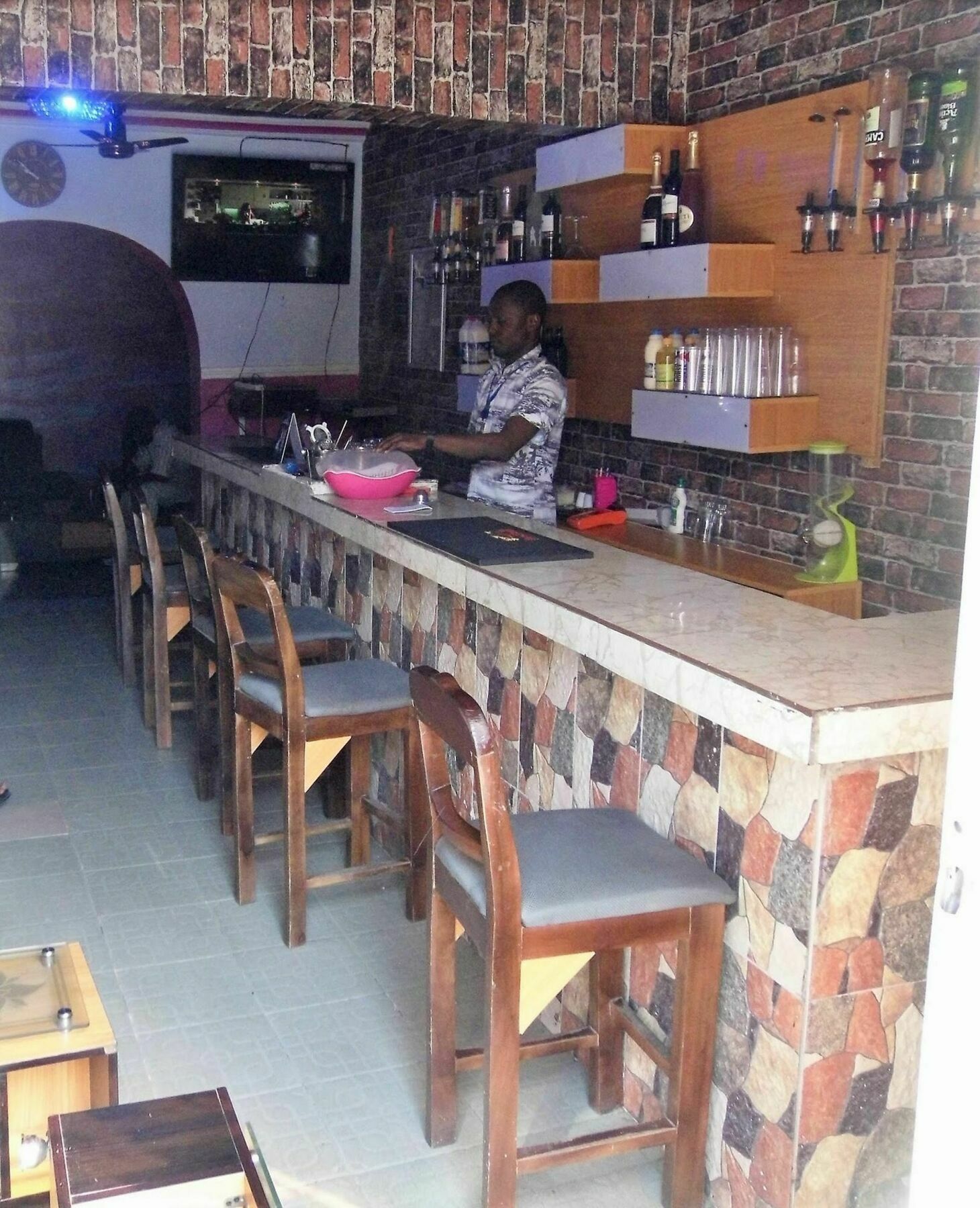 Legendary Inn & Lounge Bale Akiosi Ngoại thất bức ảnh