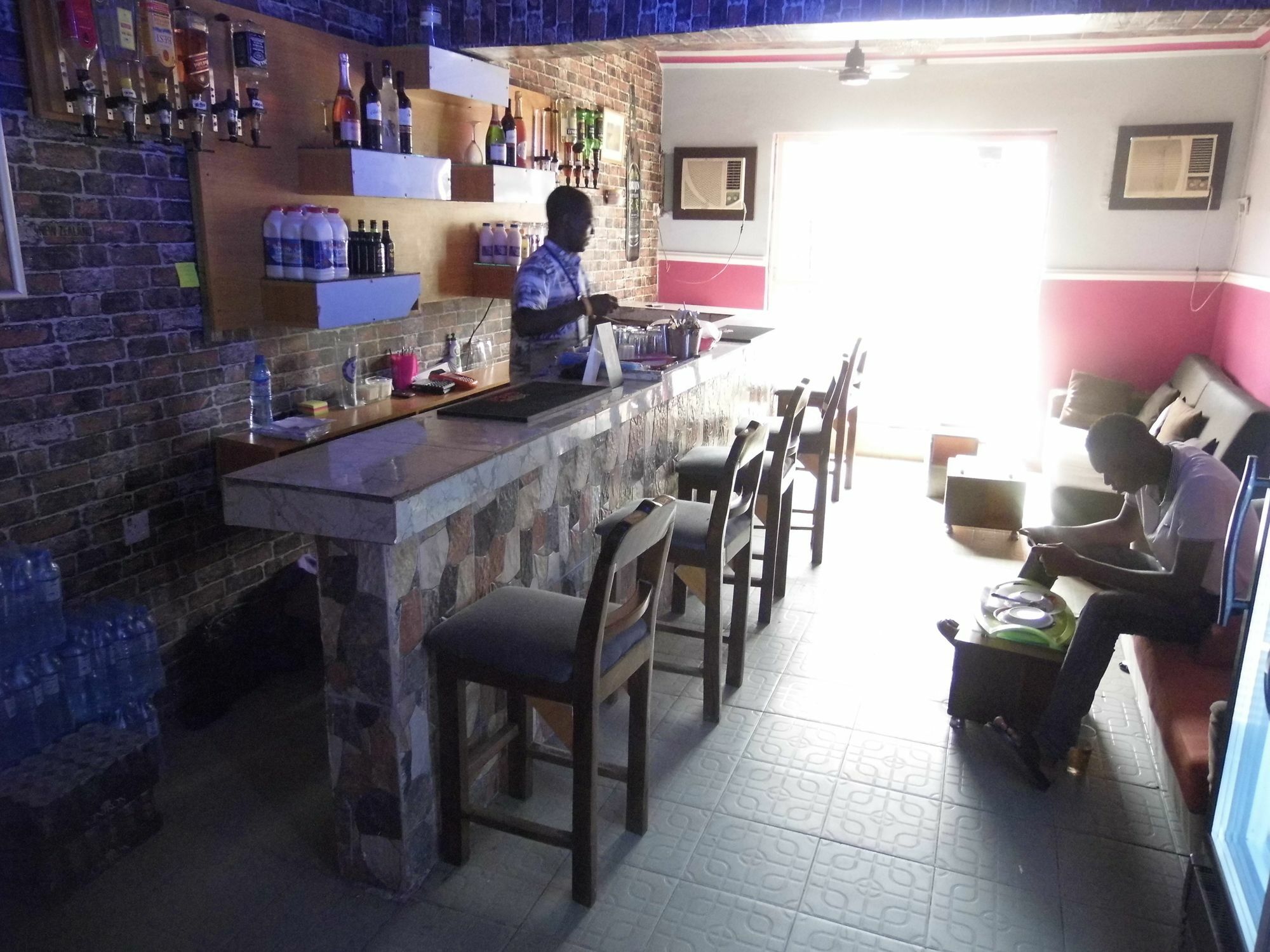 Legendary Inn & Lounge Bale Akiosi Ngoại thất bức ảnh